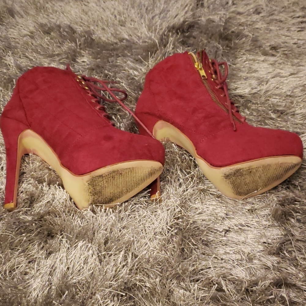 Shoes - Picture 3 of 4
